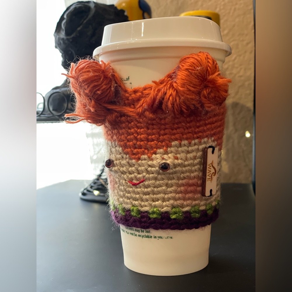 Fav characters princesses villain witches mug cozy cup sleeve yoda alien psl🥰🧋